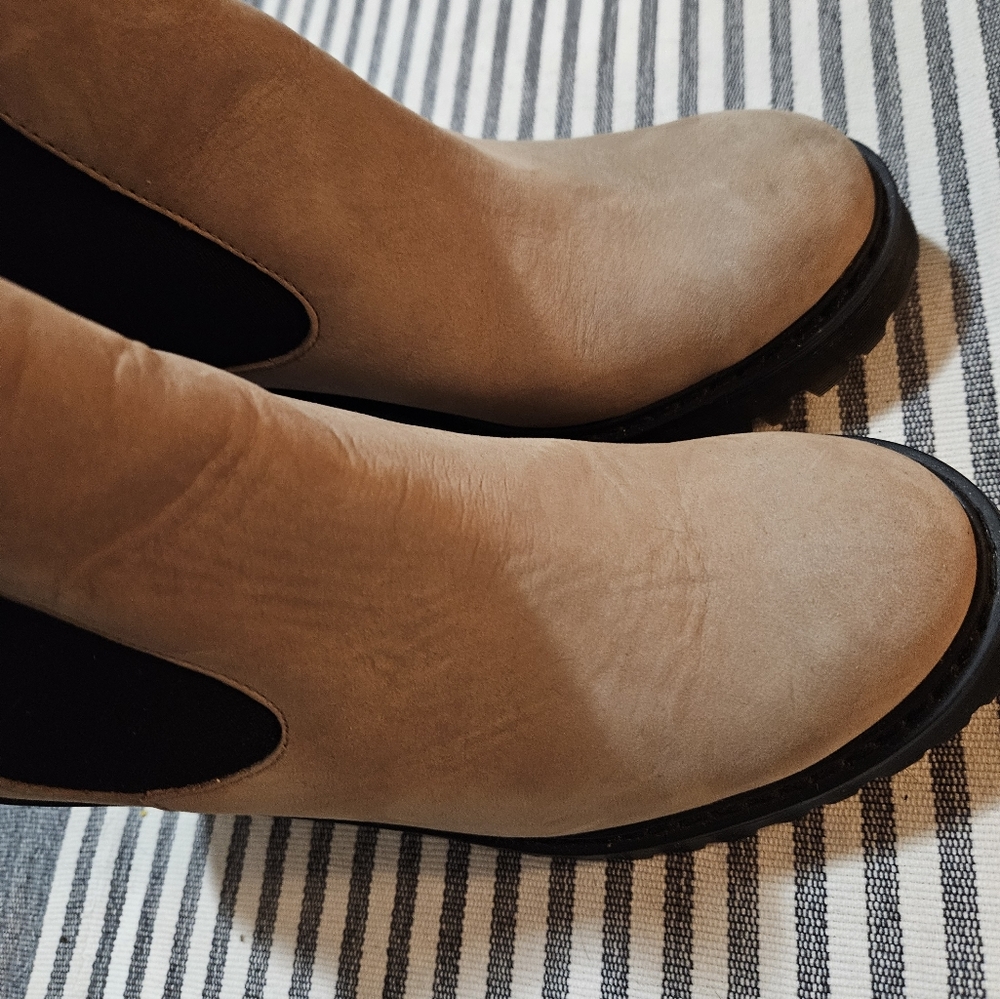 EUC Dr. Marten heel boots- 9 - Picture 11 of 13